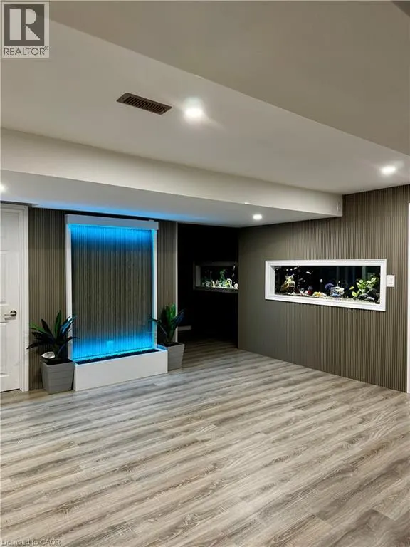 29 MAPLEVIEW Drive