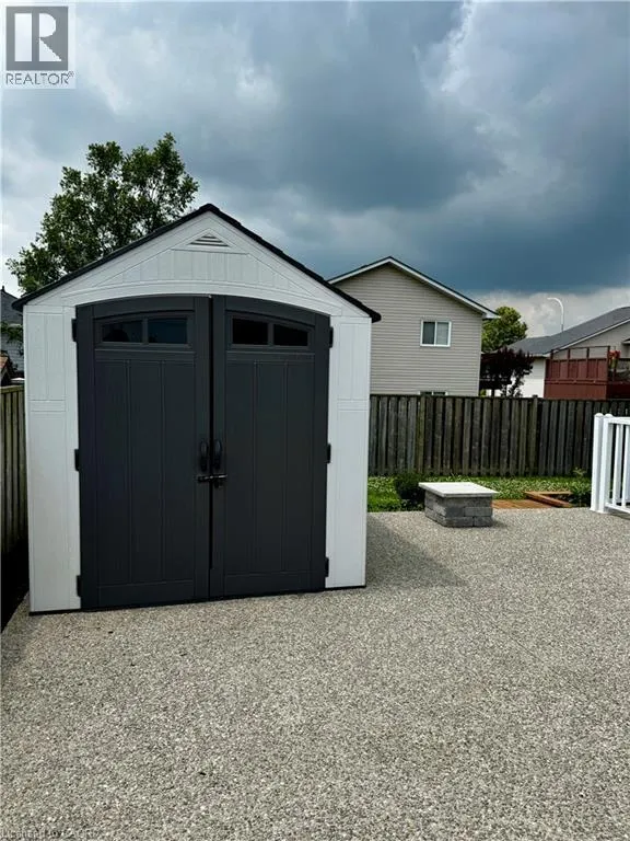 29 MAPLEVIEW Drive