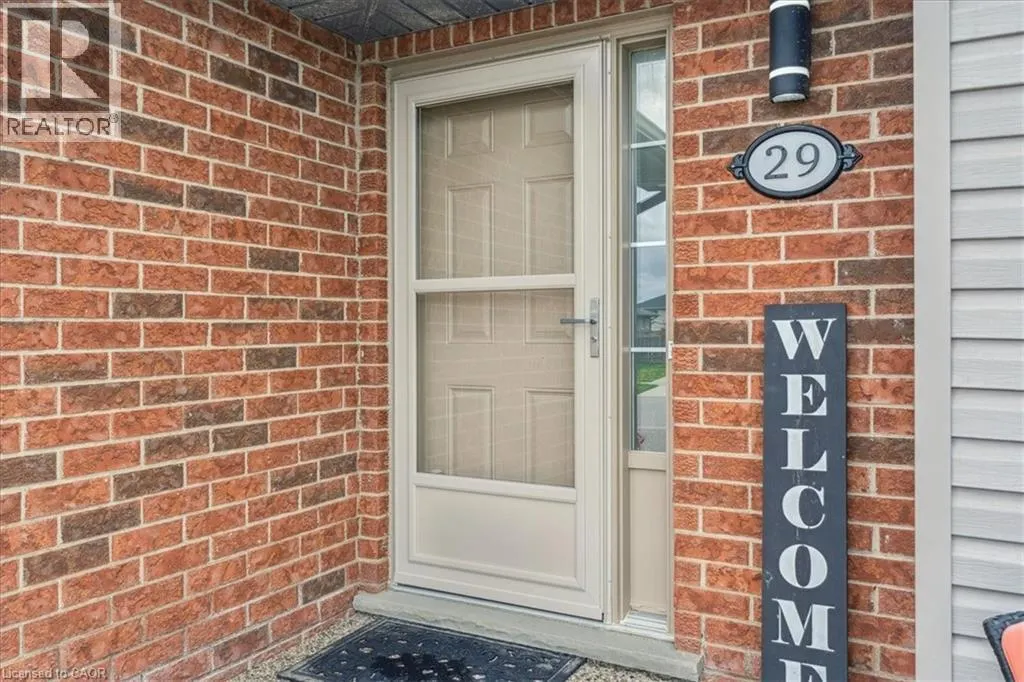 29 MAPLEVIEW Drive