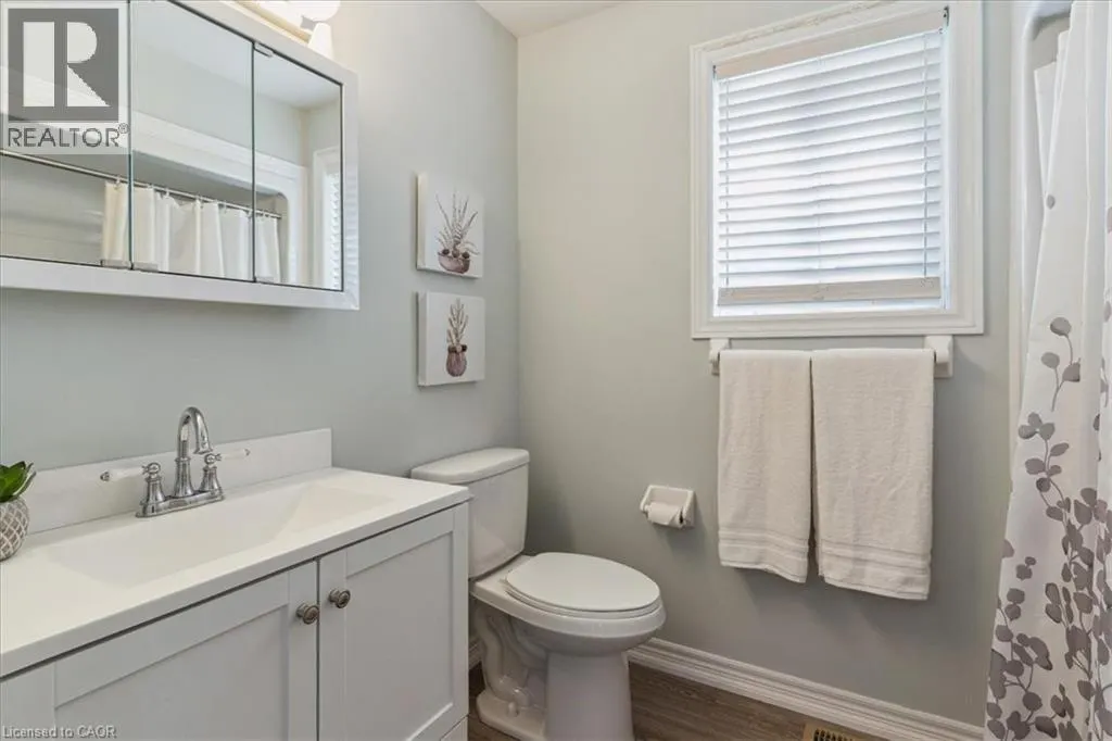 29 MAPLEVIEW Drive