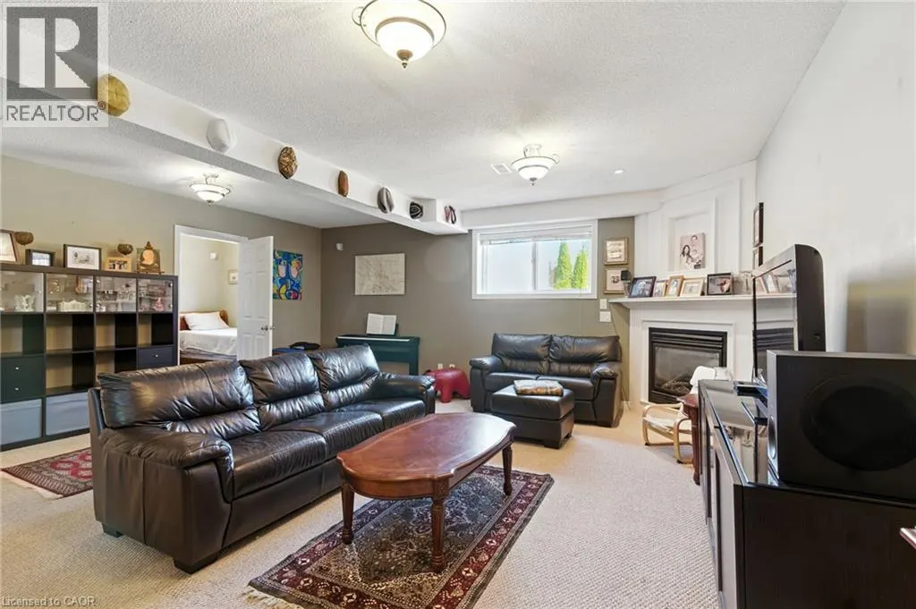 320 WINTERBERRY Boulevard