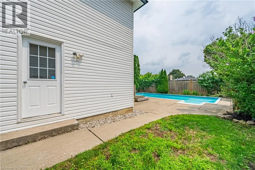 12 QUINLAN Court