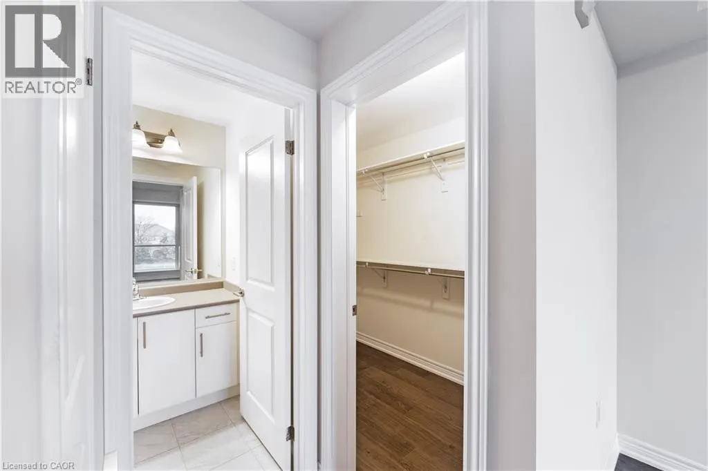 2393 BRONTE Road Unit# 203, #203