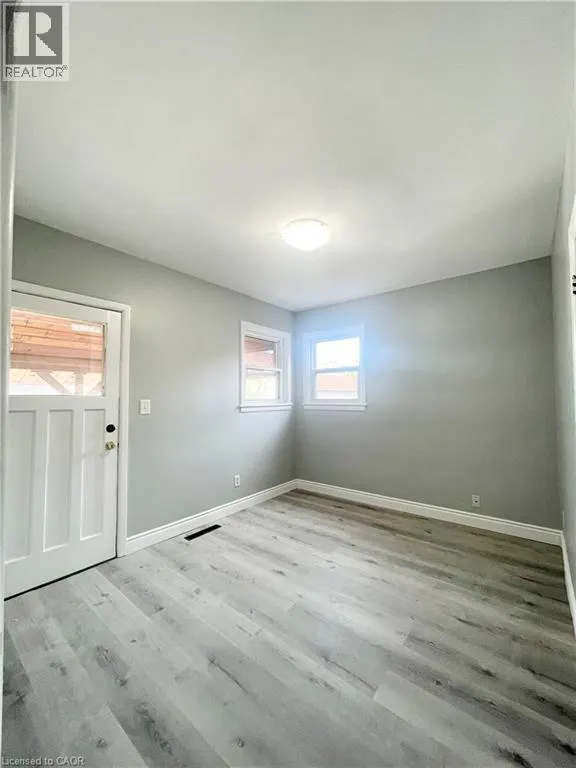 336 QUEENSTON Road Unit# Main, #Main