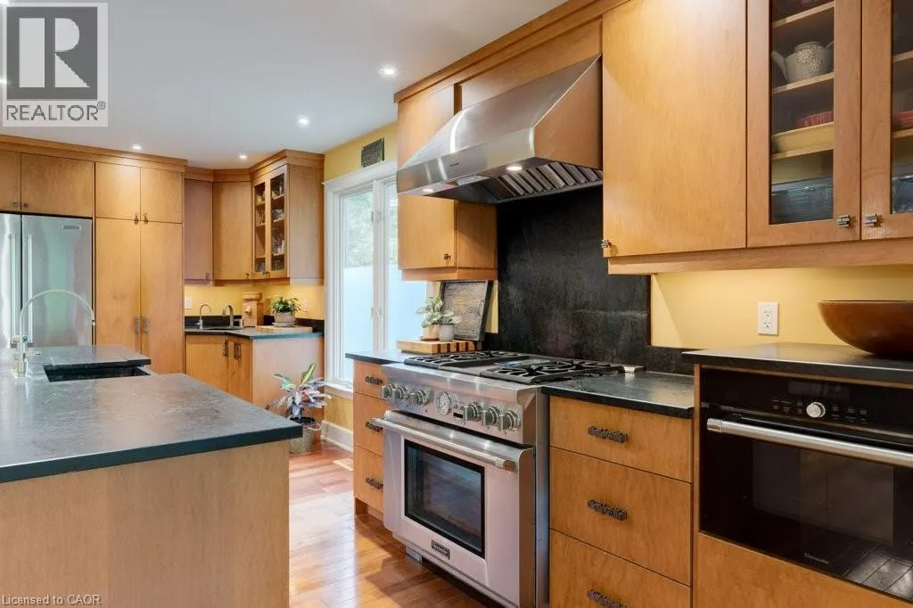 59 PARK Road S