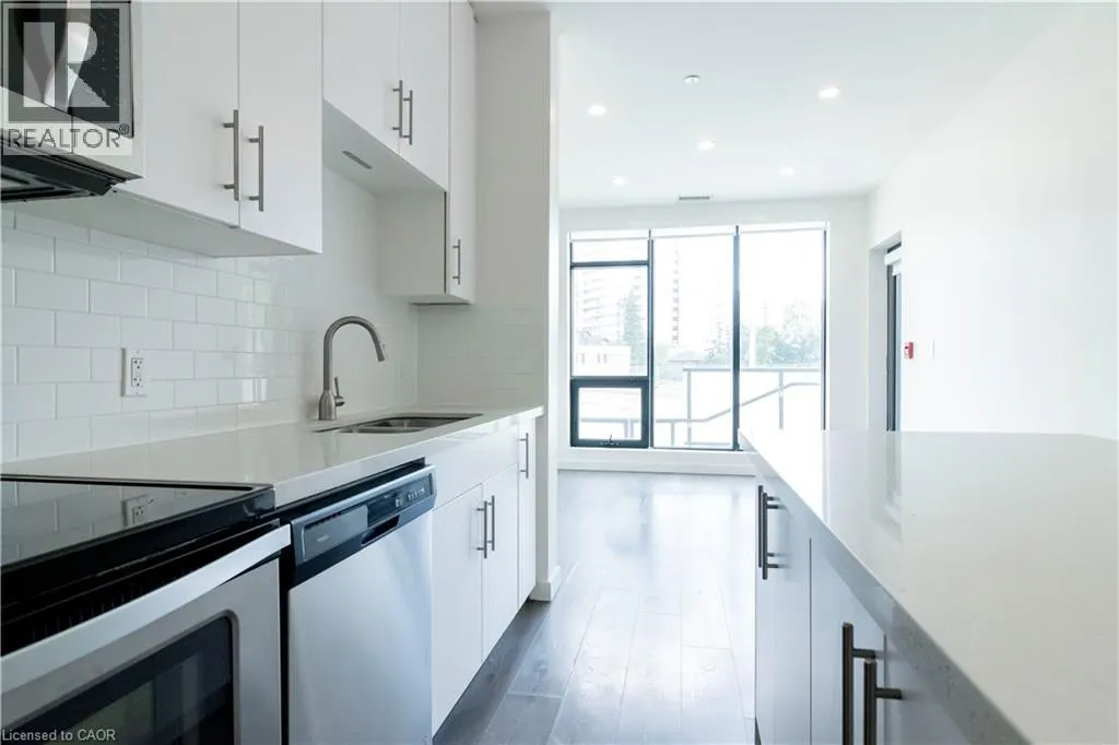 690 KING Street W Unit# 108, #108