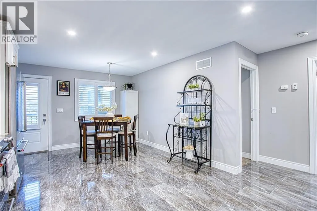 43 SAUER Avenue