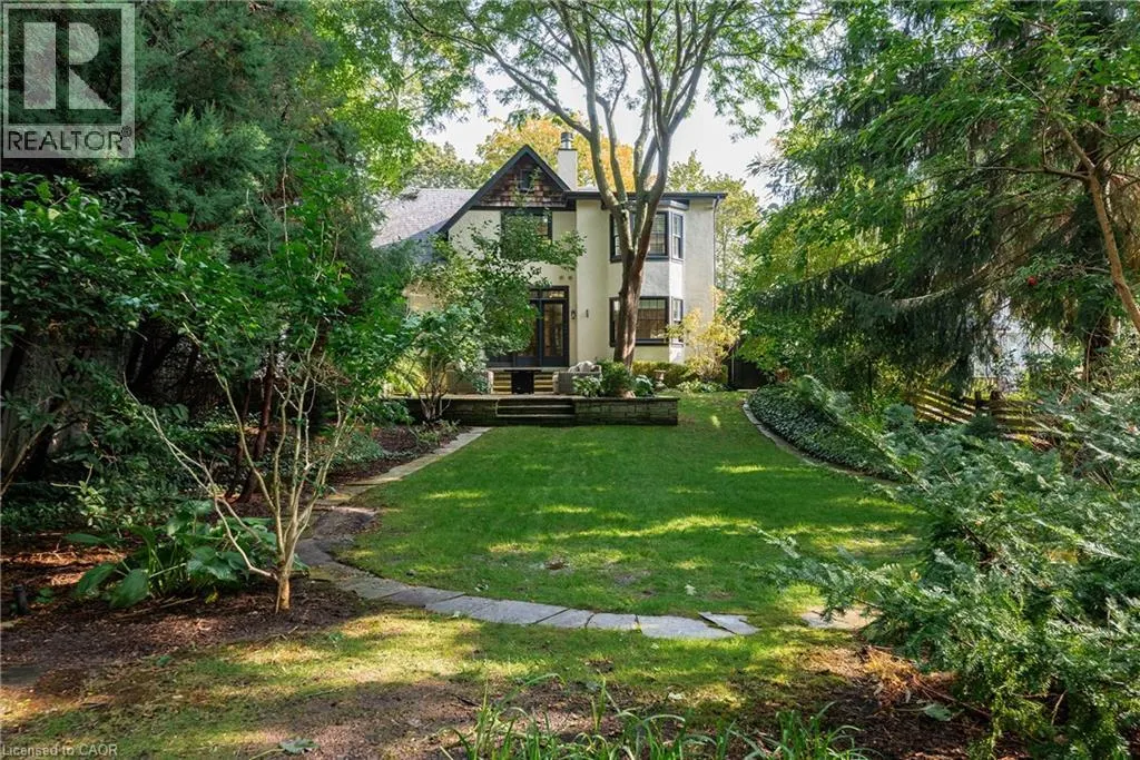 44 HOWARD Avenue