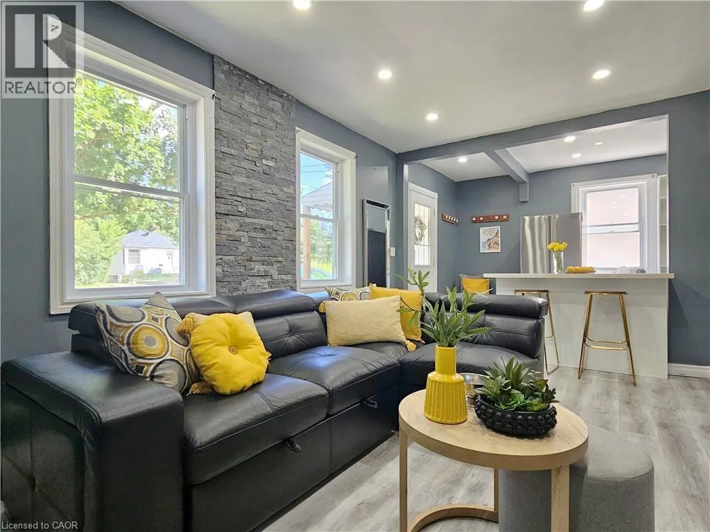 45 ST CLAIR Avenue