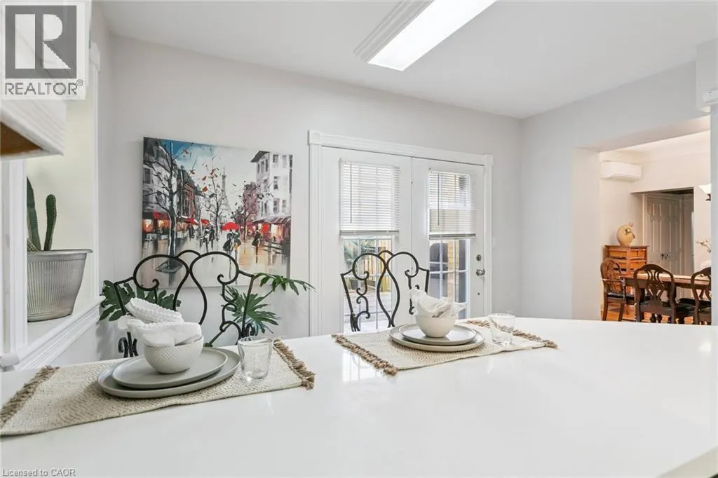 132 QUEEN Street W