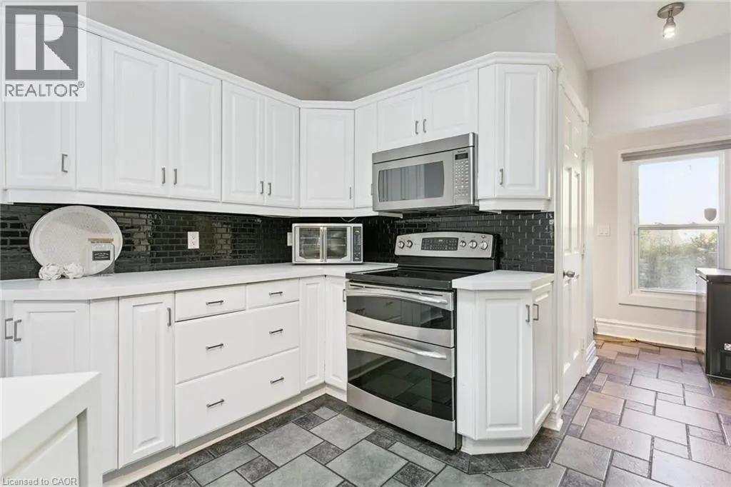 132 QUEEN Street W