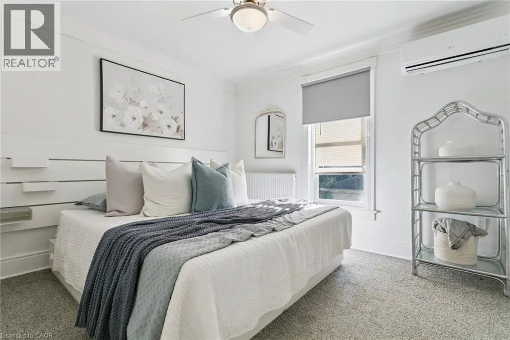 132 QUEEN Street W