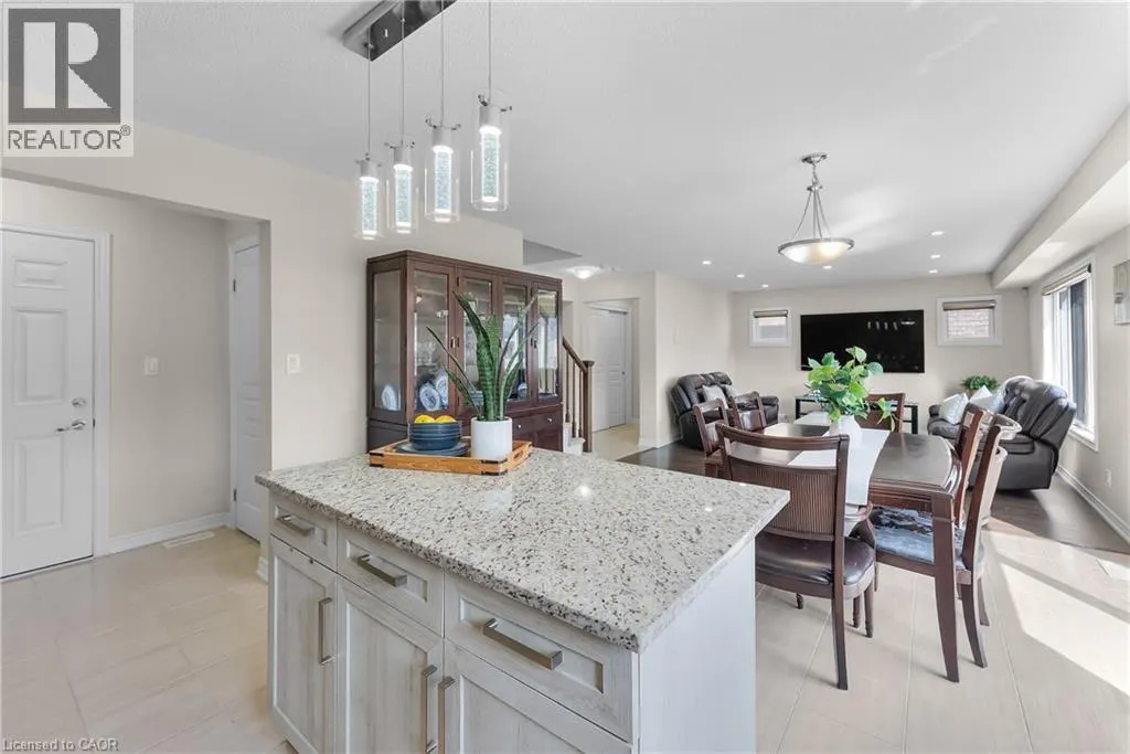 10 RILEY Avenue