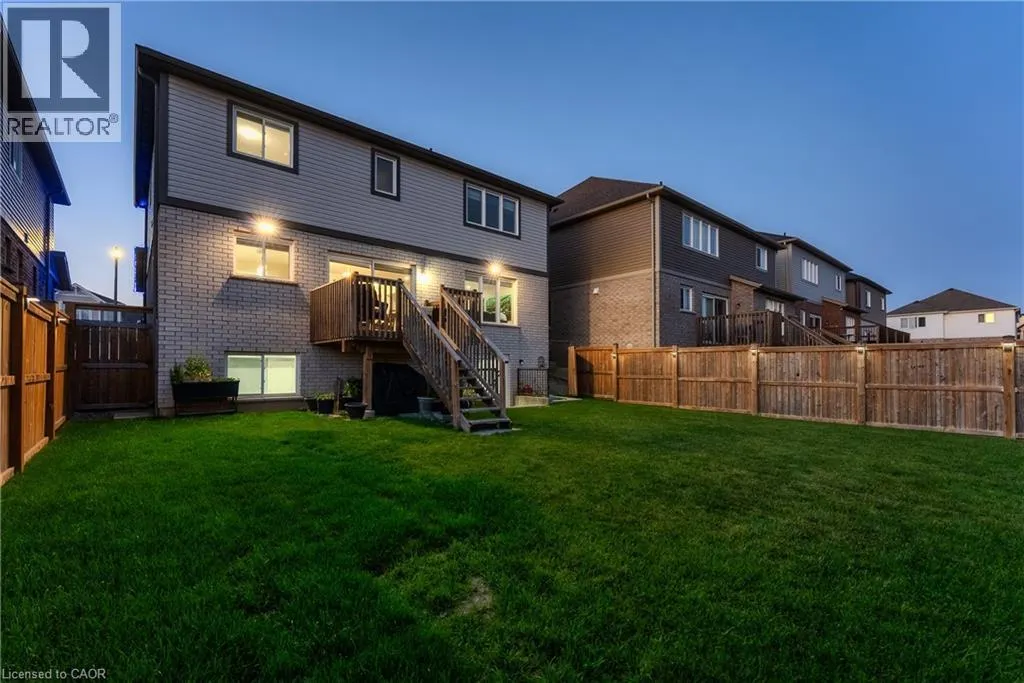 10 RILEY Avenue