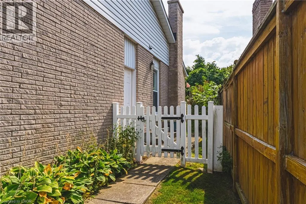 140 AMBERLY Boulevard