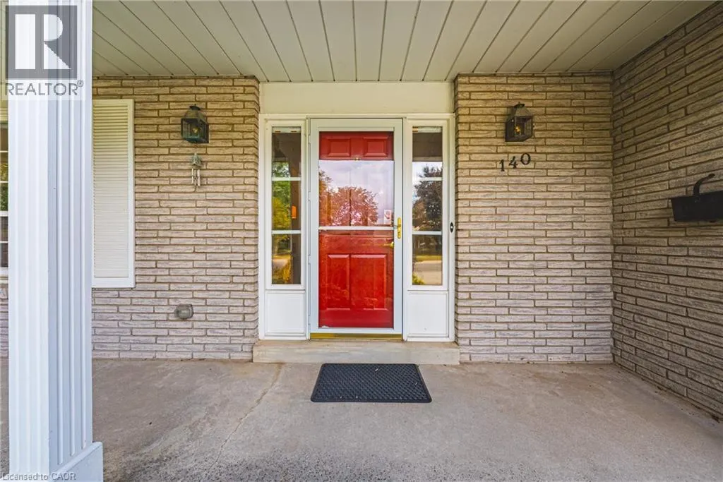 140 AMBERLY Boulevard