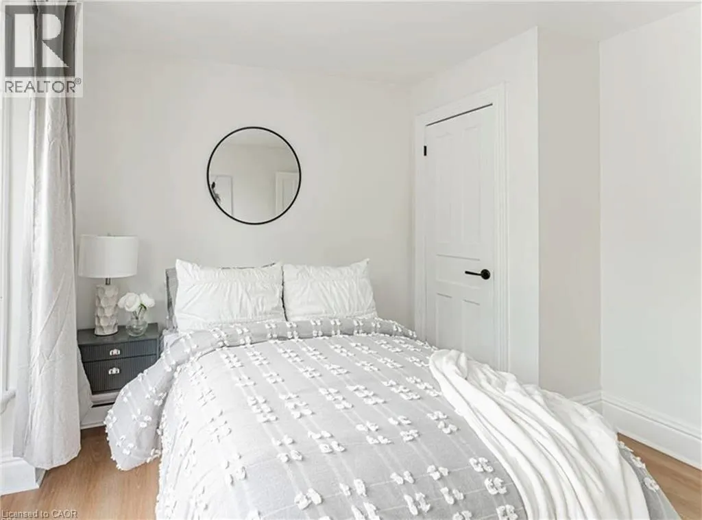 15 BARNESDALE Avenue N Unit# 1, #1