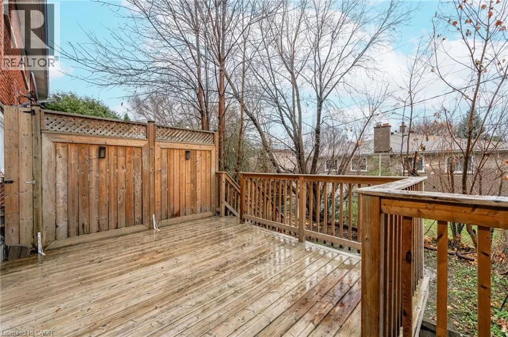 5479 SCHUELLER Crescent