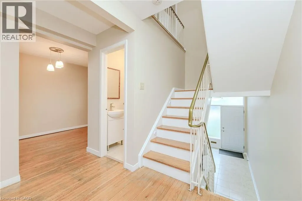 5479 SCHUELLER Crescent