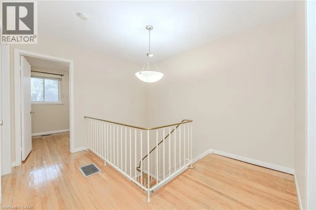 5479 SCHUELLER Crescent