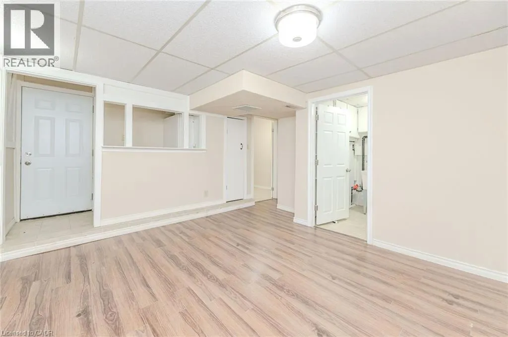 5479 SCHUELLER Crescent