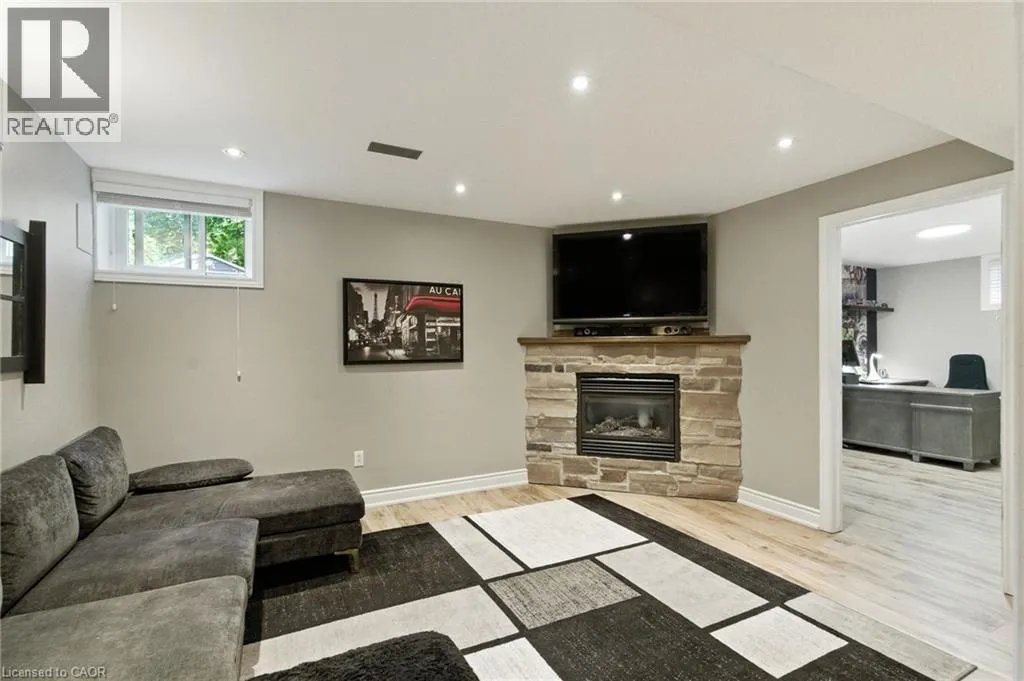 36 PINECREEK Road