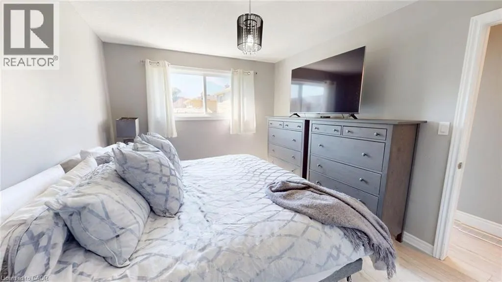 5 BEECHWOOD Avenue