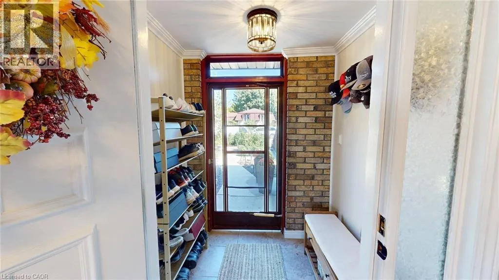5 BEECHWOOD Avenue