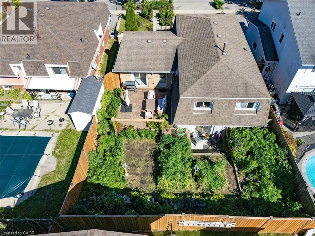 5 BEECHWOOD Avenue
