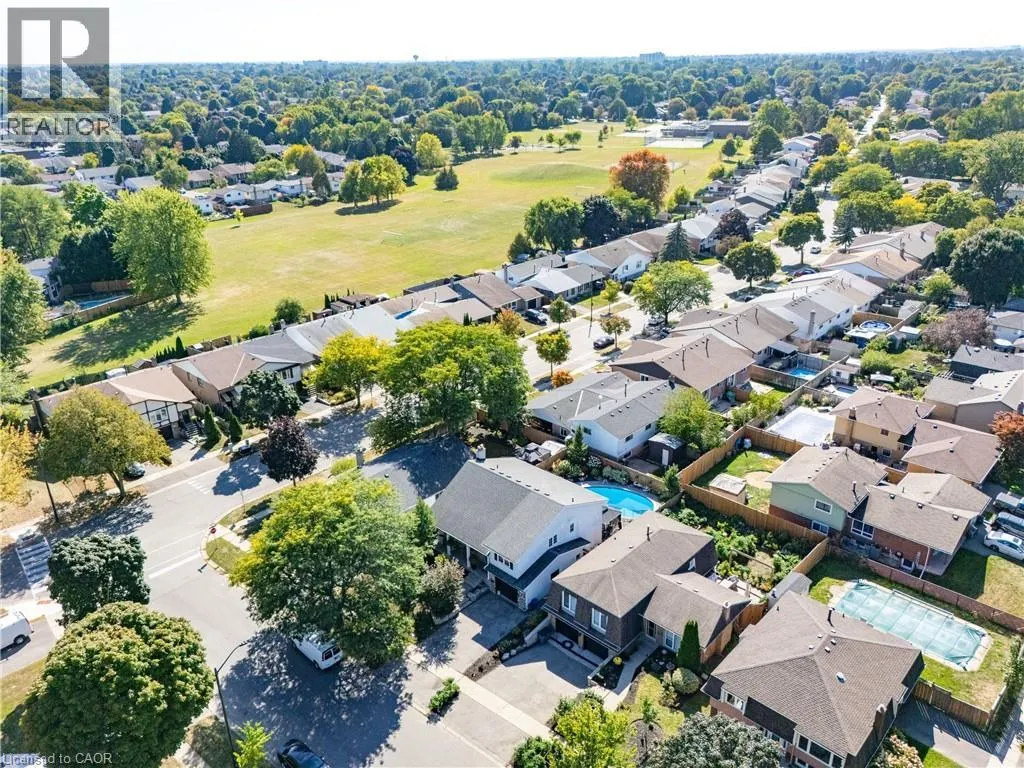 5 BEECHWOOD Avenue