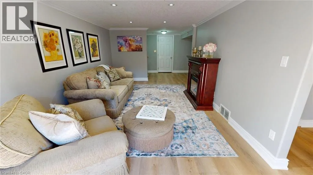 5 BEECHWOOD Avenue