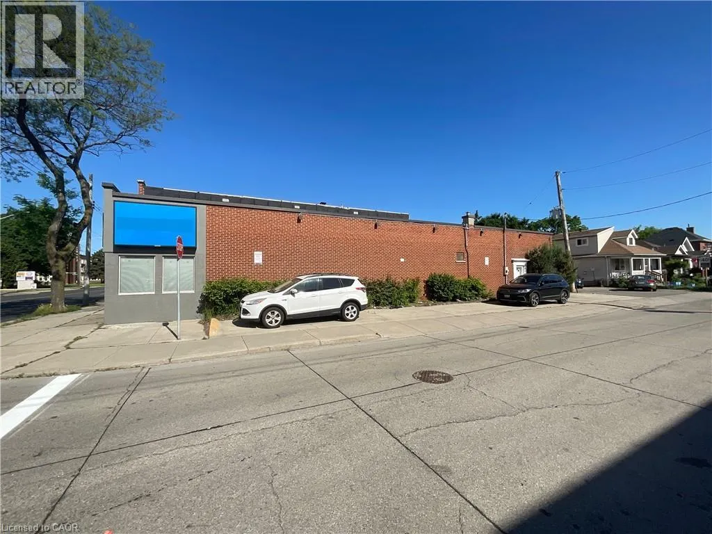 1359 MAIN Street E