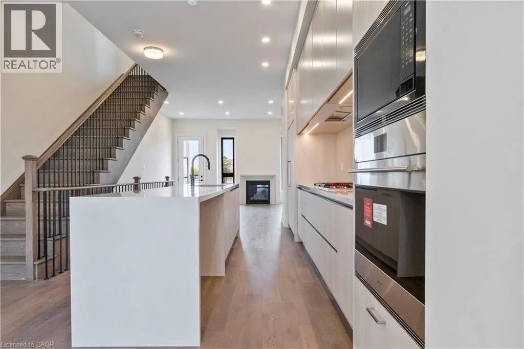 138 EAST Street Unit# 2, #2