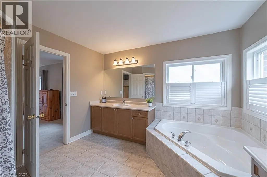 120 SUNDIAL Crescent