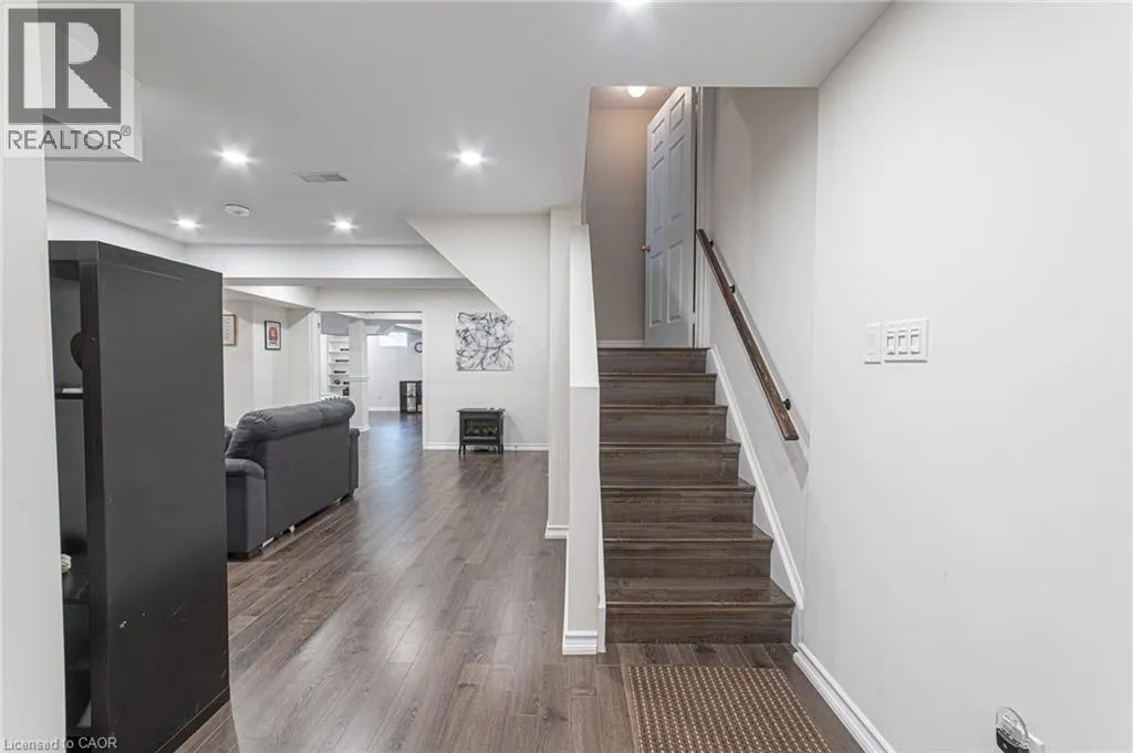 120 SUNDIAL Crescent