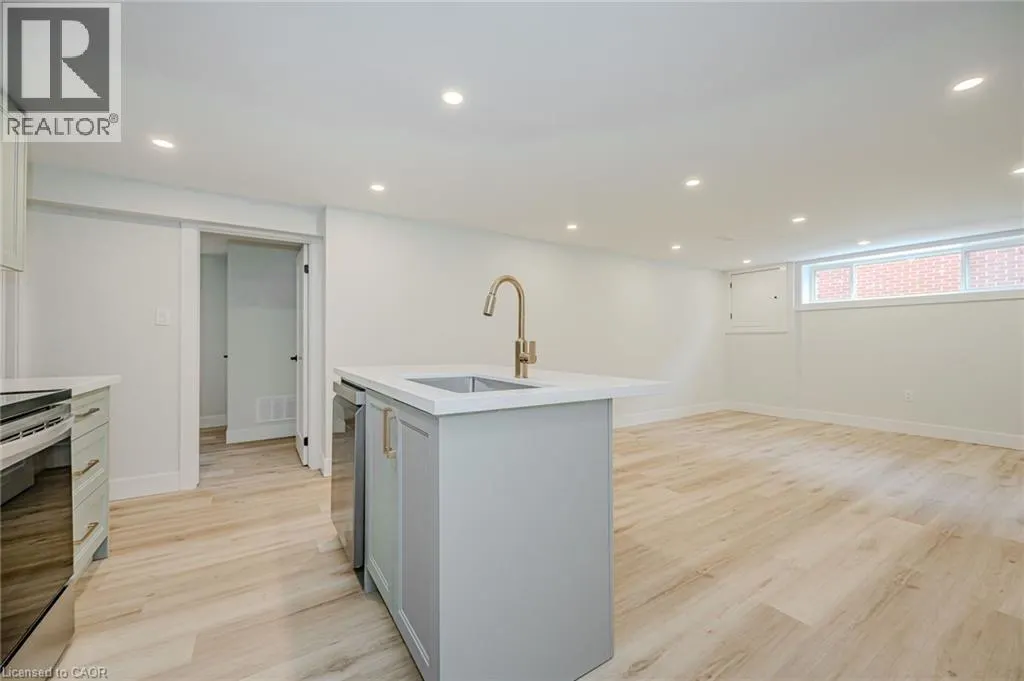 38 ENDFIELD Avenue Unit# Lower, #Lower