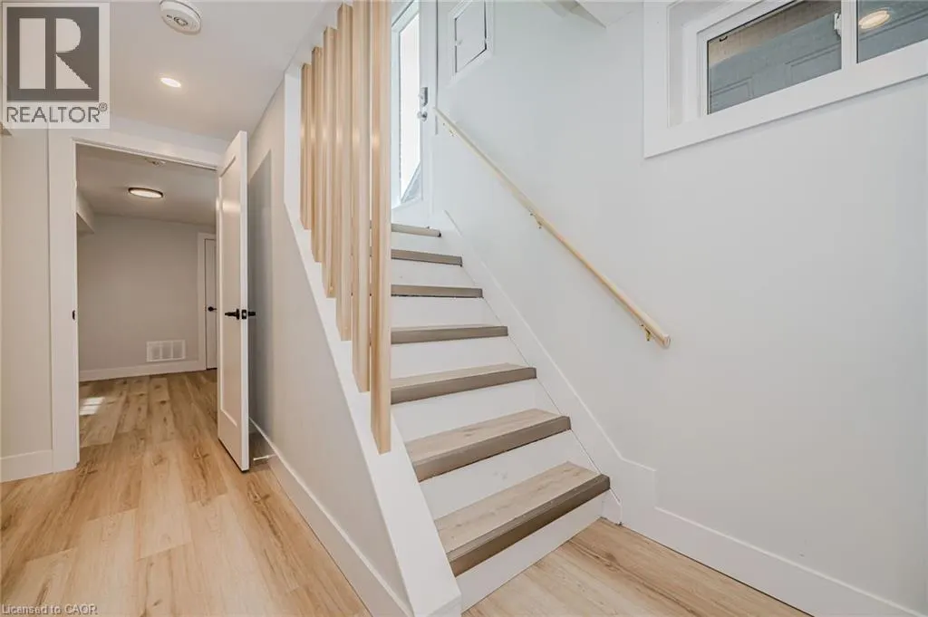 38 ENDFIELD Avenue Unit# Lower, #Lower