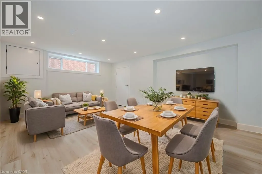 38 ENDFIELD Avenue Unit# Lower, #Lower