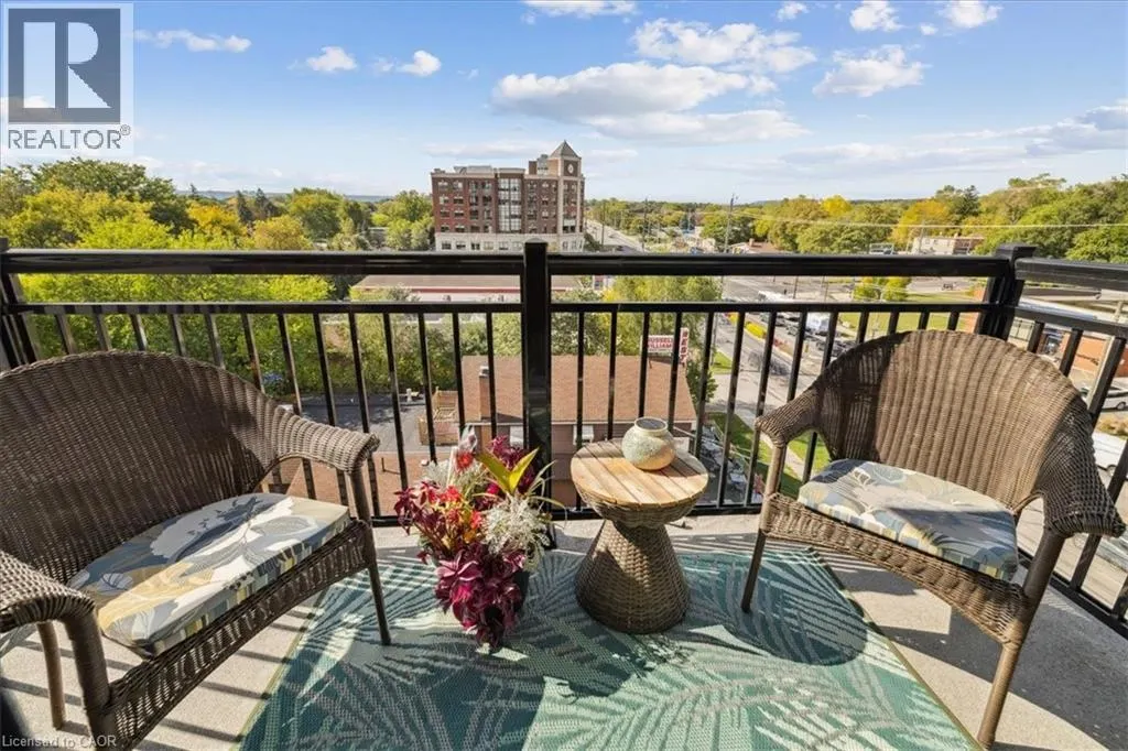 34 PLAINS Road E Unit# 501, #501