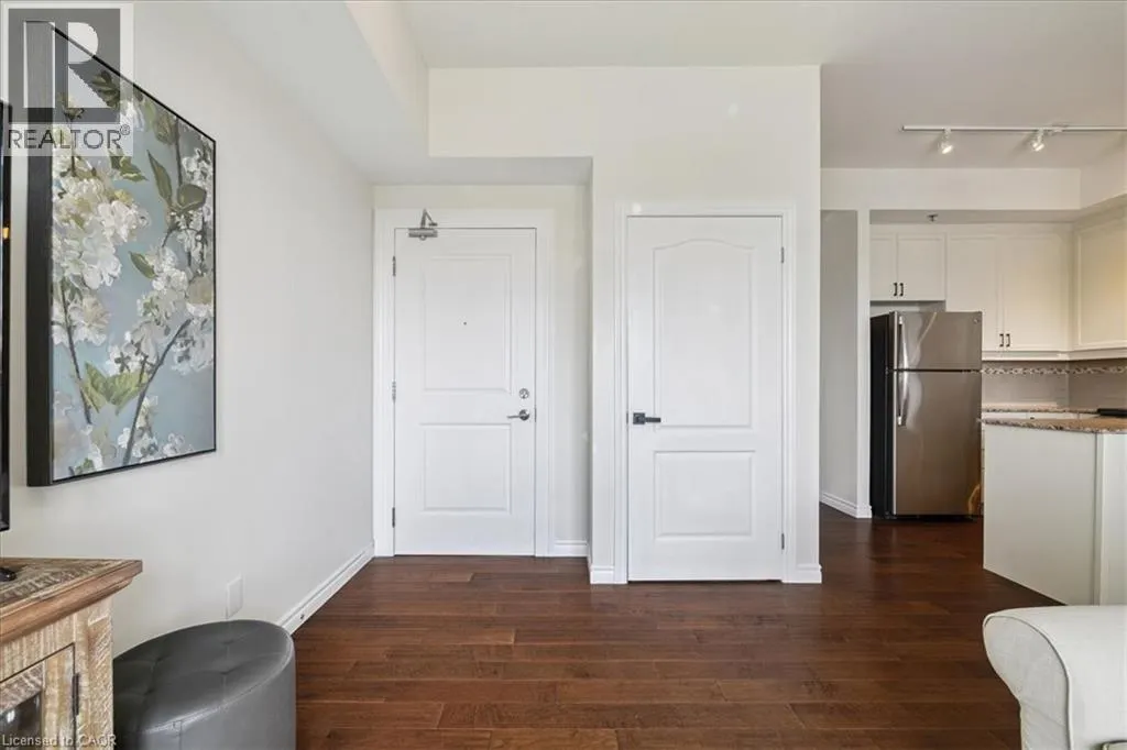 34 PLAINS Road E Unit# 501, #501