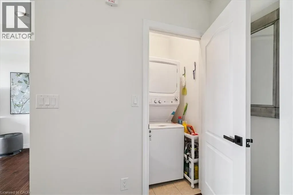 34 PLAINS Road E Unit# 501, #501