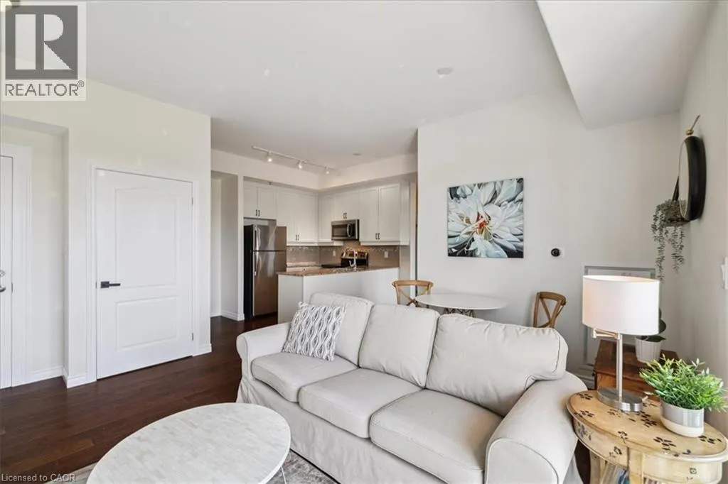 34 PLAINS Road E Unit# 501, #501