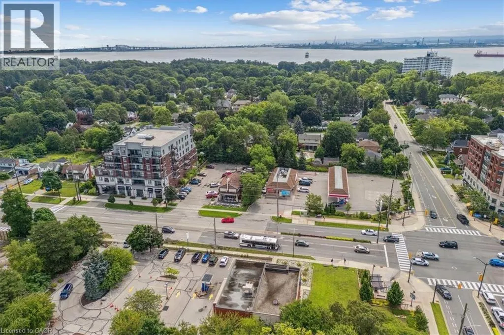 34 PLAINS Road E Unit# 501, #501