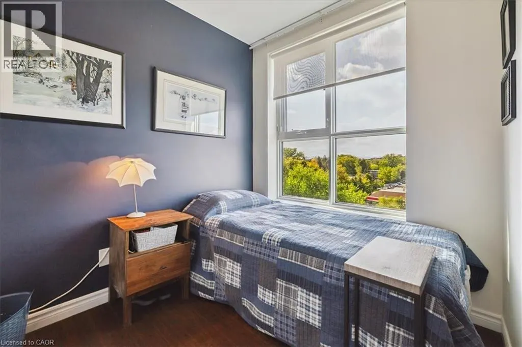 34 PLAINS Road E Unit# 501, #501