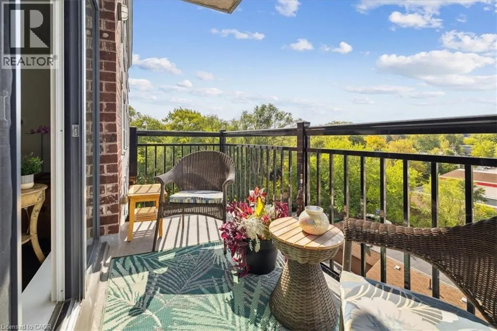 34 PLAINS Road E Unit# 501, #501