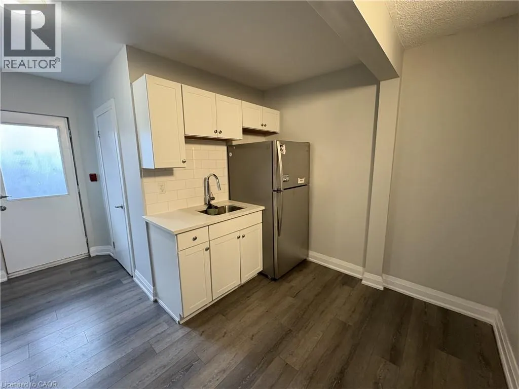 81 GIBSON Avenue Unit# 2, #2