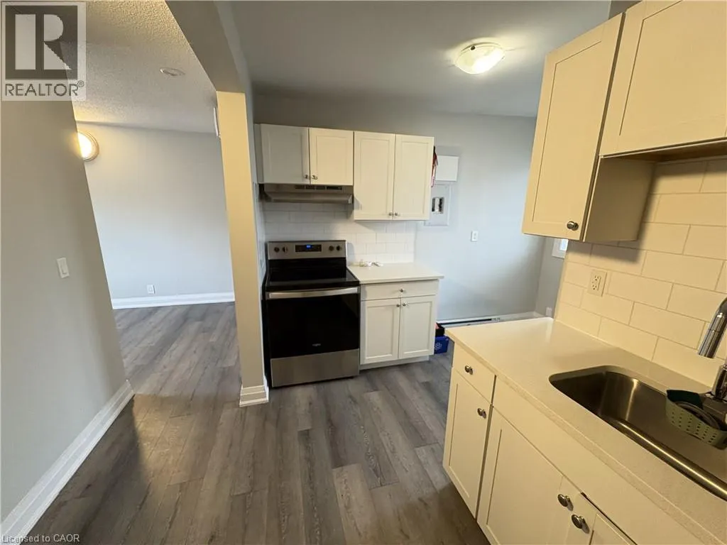 81 GIBSON Avenue Unit# 2, #2