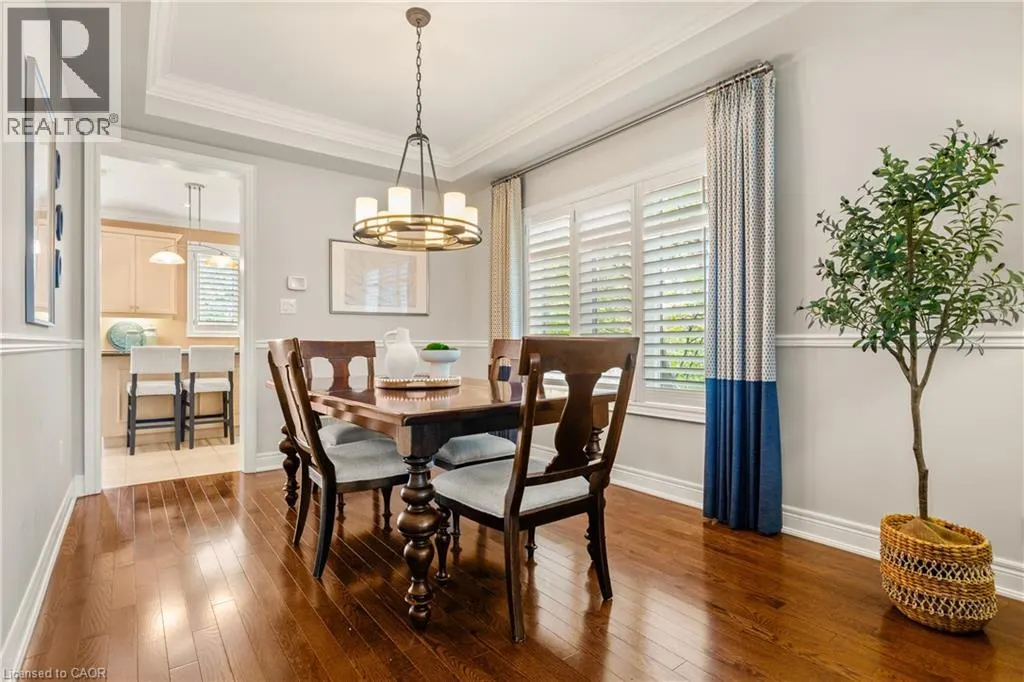 2135 DEVONSHIRE Crescent