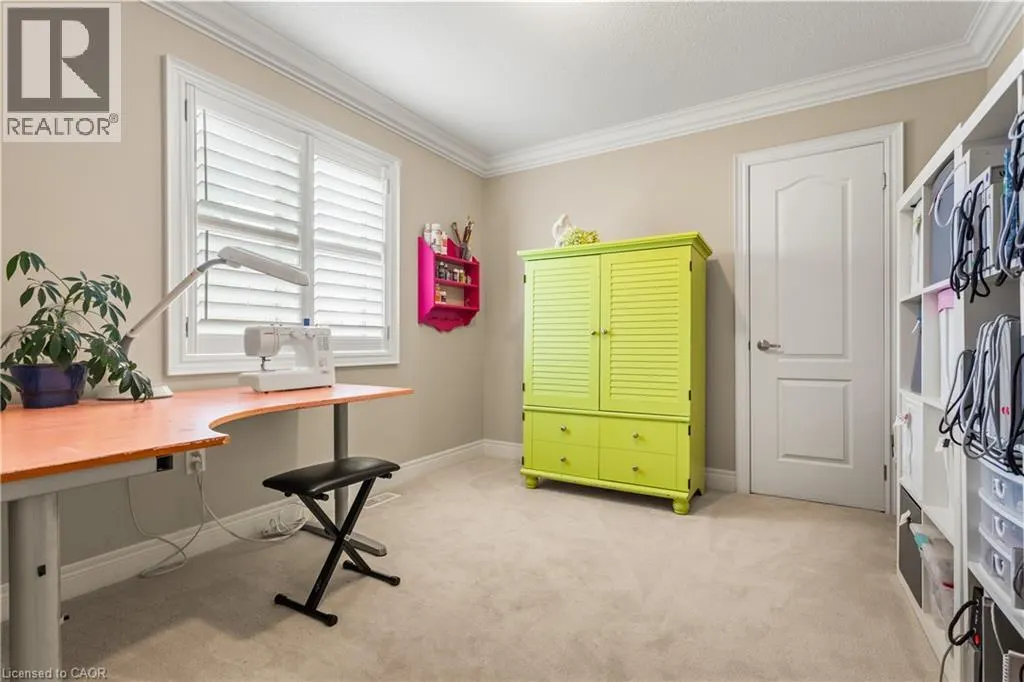 2135 DEVONSHIRE Crescent