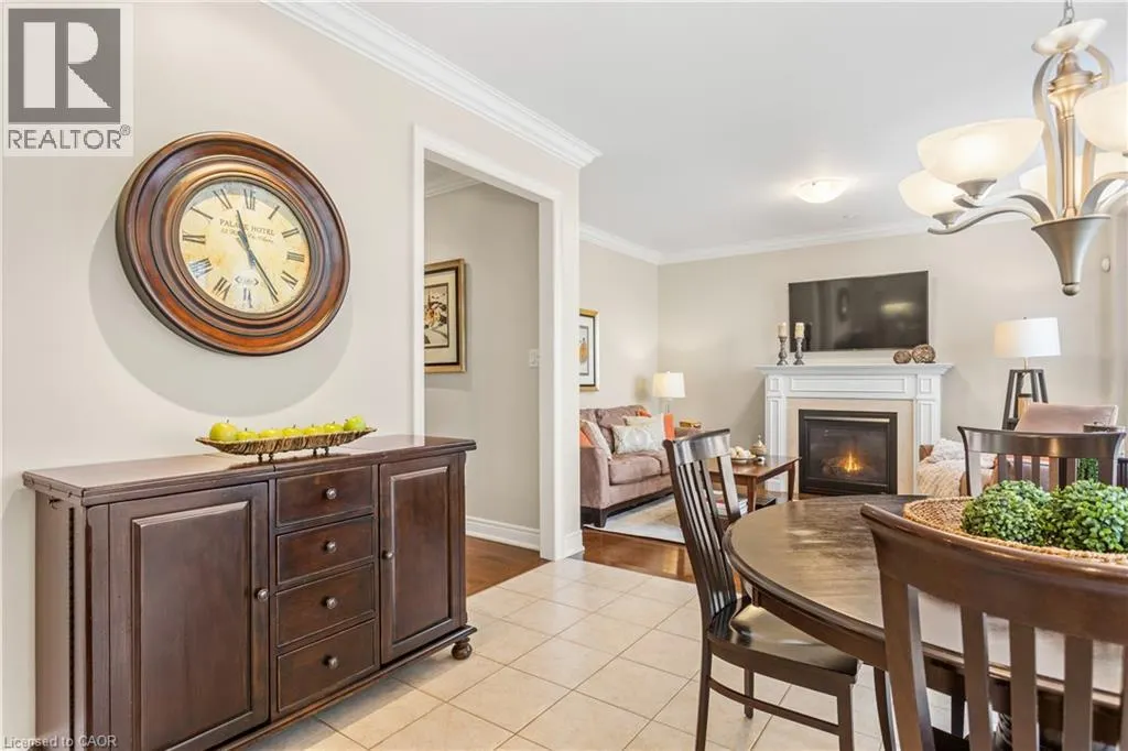 2135 DEVONSHIRE Crescent